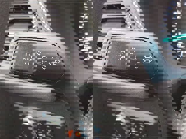 Used 2022 Ford Escape SE image 25