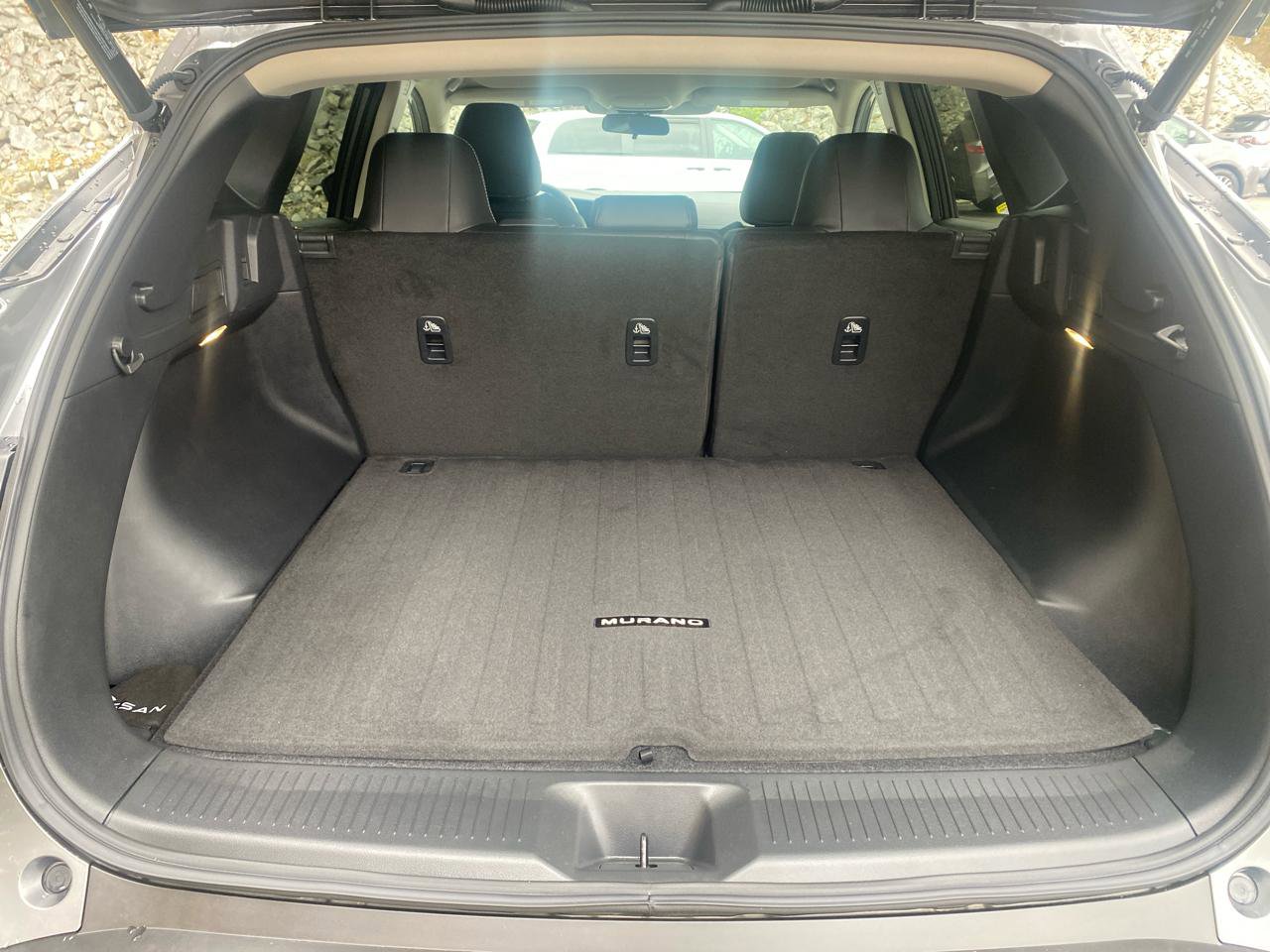 Used 2025 Nissan Murano SV AWD/4WD image 28