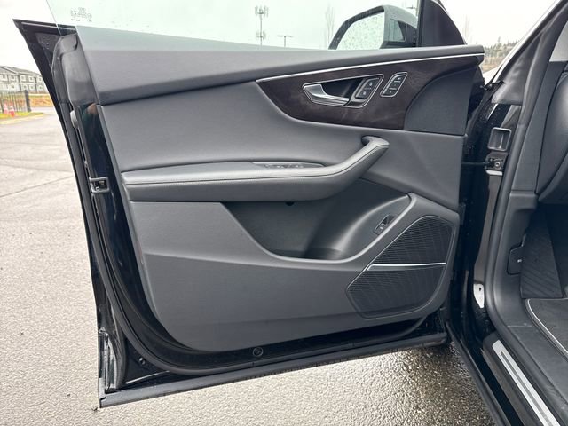 Used 2023 Audi Q8 Premium Plus w/ Premium Plus Package image 32