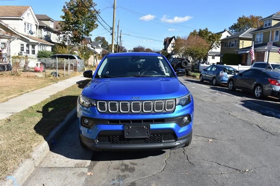 Used 2025 Jeep Compass Trailhawk AWD/4WD image 2