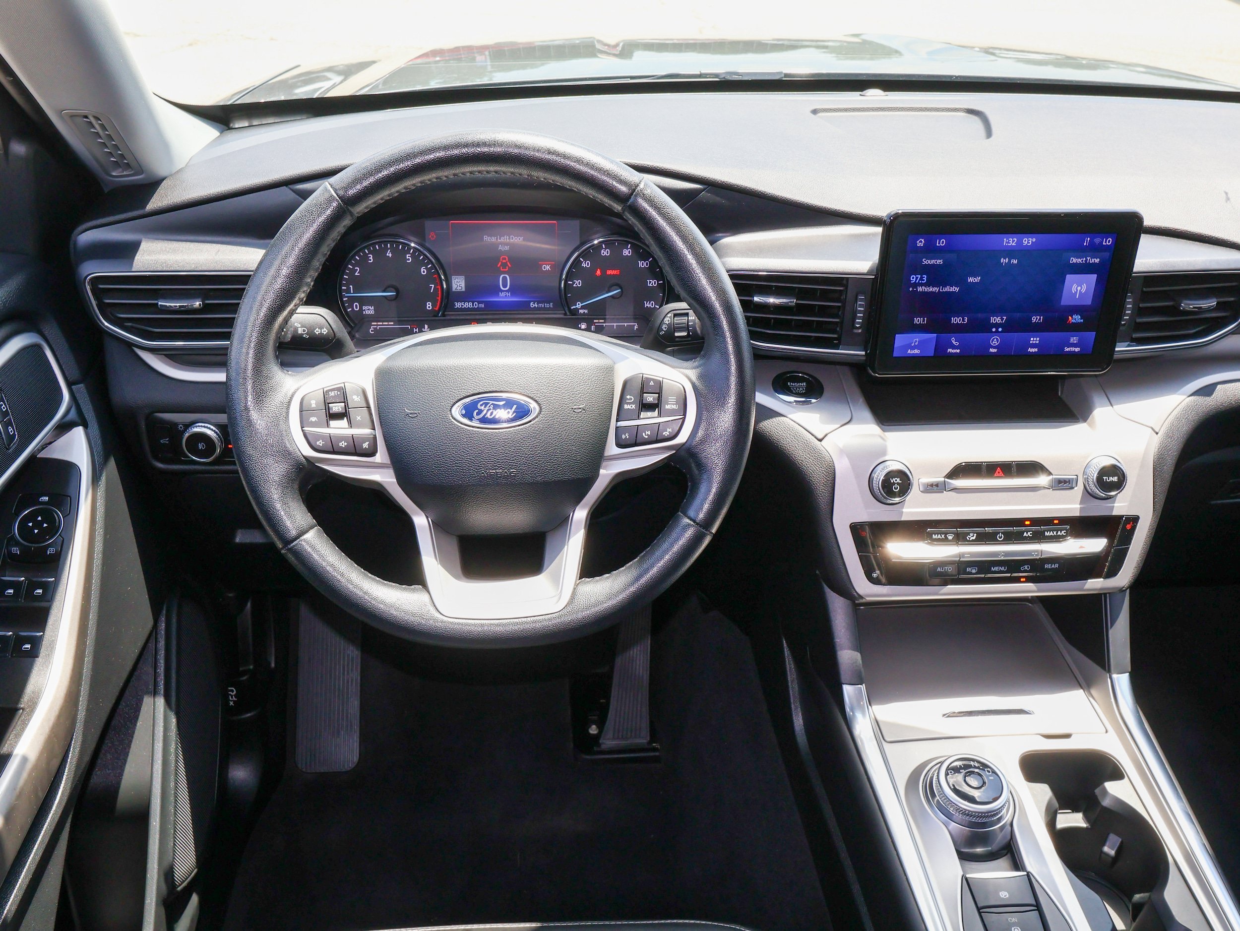 Used 2023 Ford Explorer XLT w/ Equipment Group 202A AWD/4WD image 20
