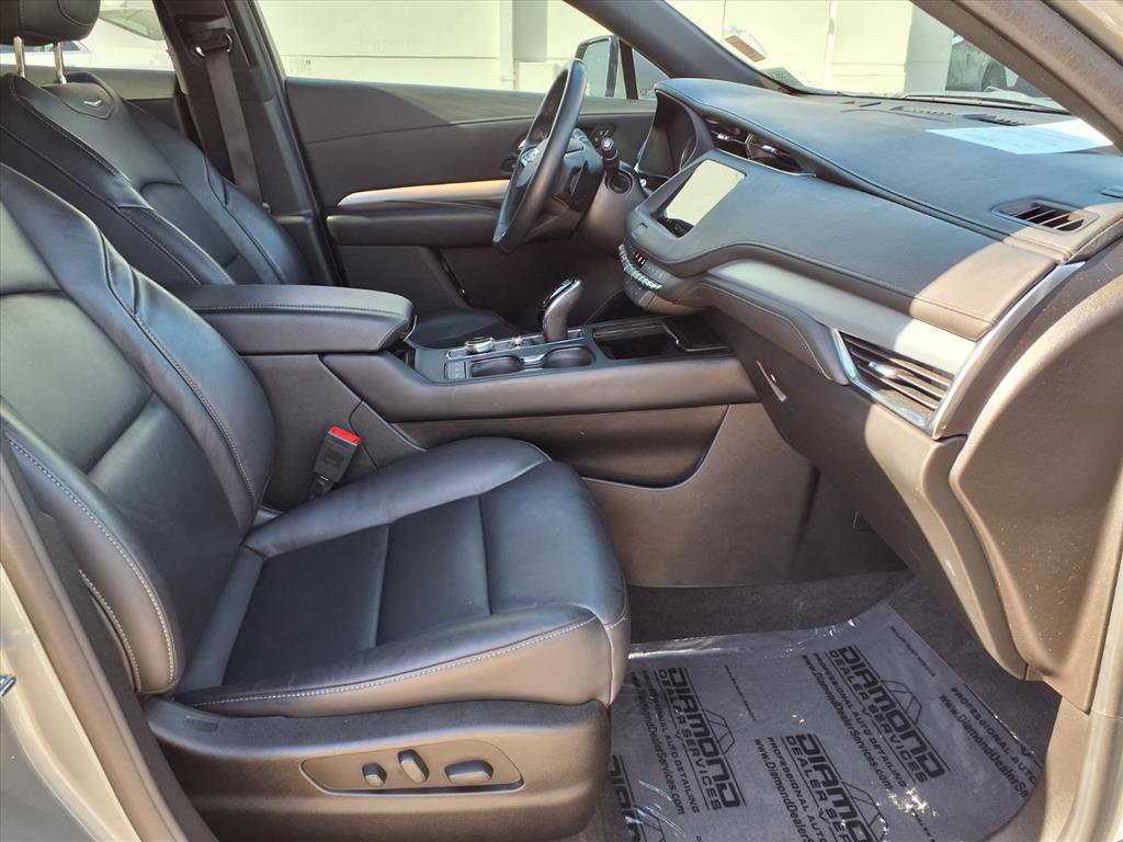 Certified 2023 Cadillac XT4 Premium Luxury image 9