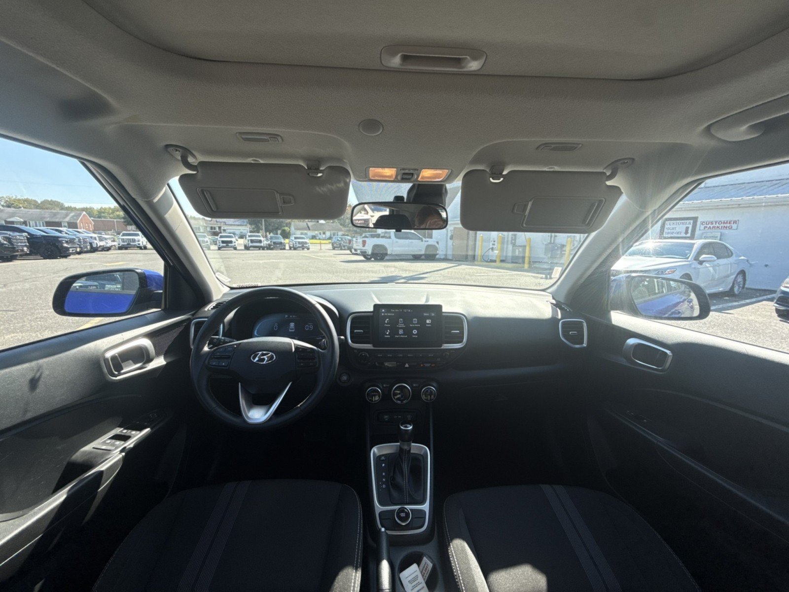 Used 2025 Hyundai Venue SEL FWD image 28