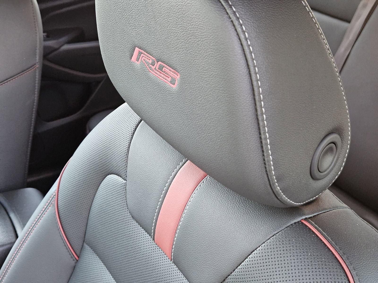 New 2026 Chevrolet Trax RS w/ Sunroof Package image 27