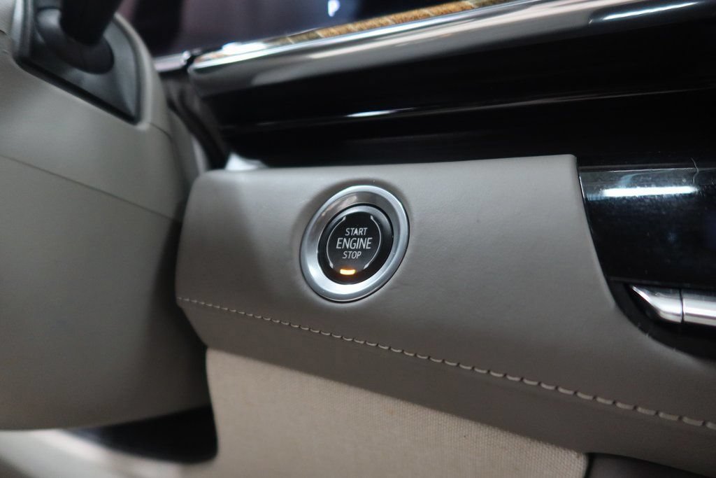Used 2022 Cadillac Escalade Sport Platinum w/ LPO, ONYX Package AWD/4WD image 24