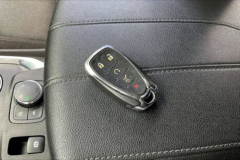 Used 2023 Chevrolet Traverse LT AWD/4WD image 36