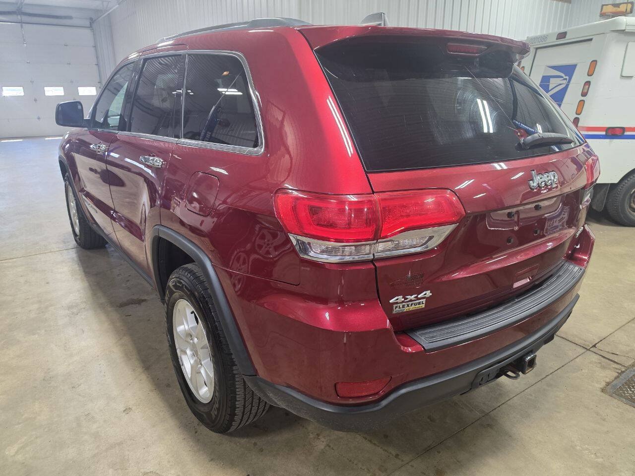 Used 2014 Jeep Grand Cherokee Laredo AWD/4WD image 6
