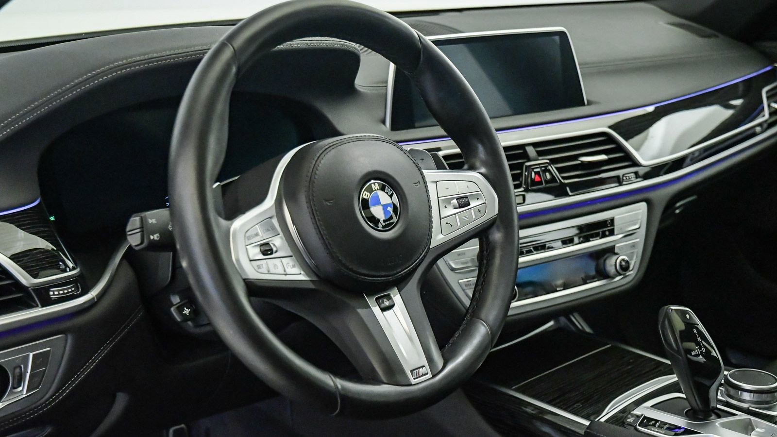 Certified 2022 BMW 740i w/ M Sport Package RWD image 18