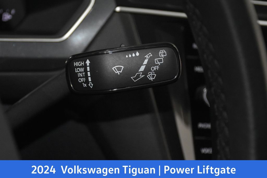 Used 2024 Volkswagen Tiguan SE R-Line image 13