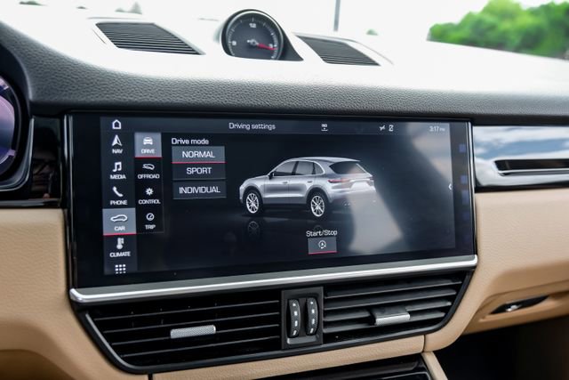 Used 2019 Porsche Cayenne AWD/4WD image 38