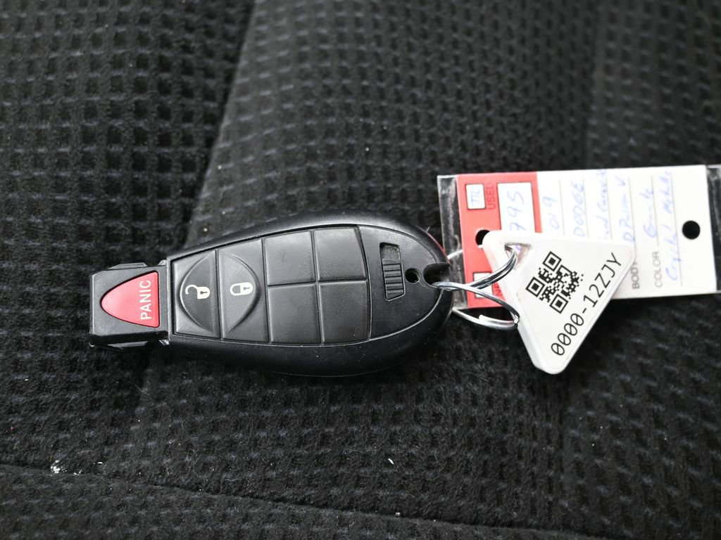 Used 2019 Dodge Grand Caravan SE image 27