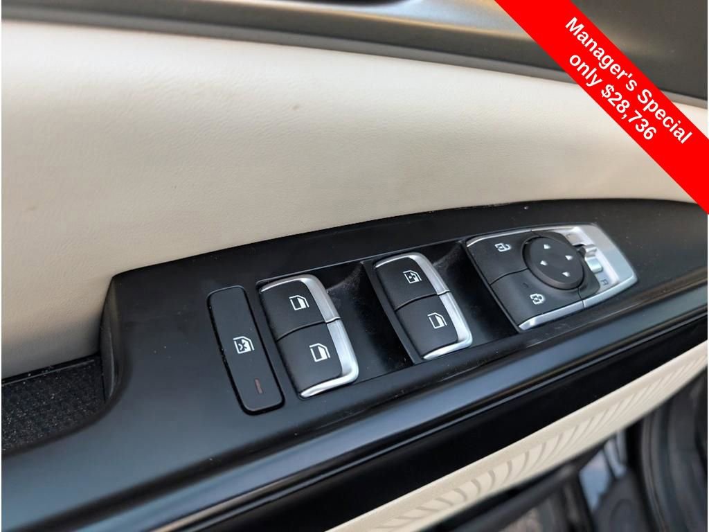 Used 2024 Kia Carnival LX image 13