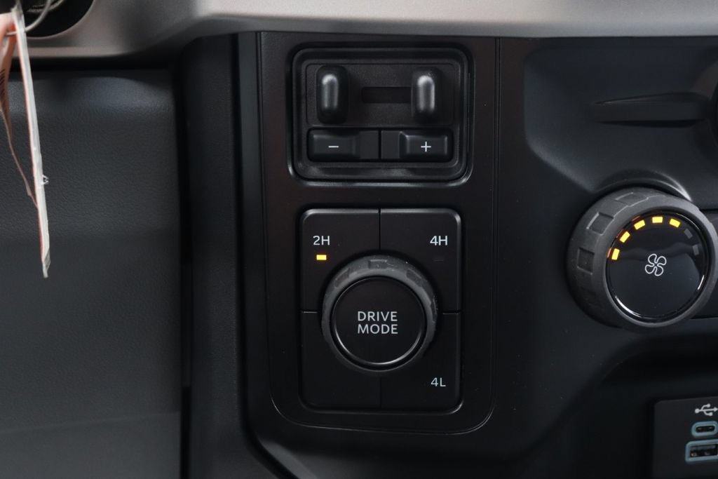 New 2026 Ford F550 4x4 Regular Cab Super Duty image 15