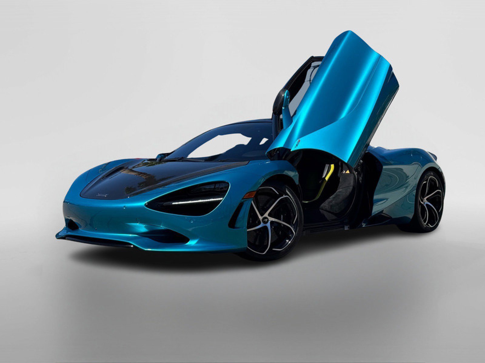 Used 2024 McLaren 750S RWD image 2