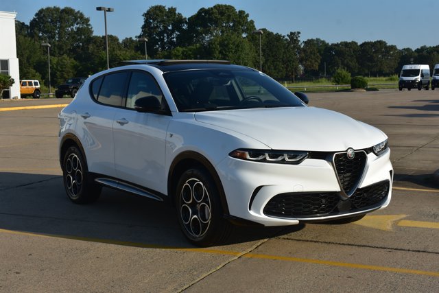 Used 2024 Alfa Romeo Tonale Ti AWD/4WD image 3