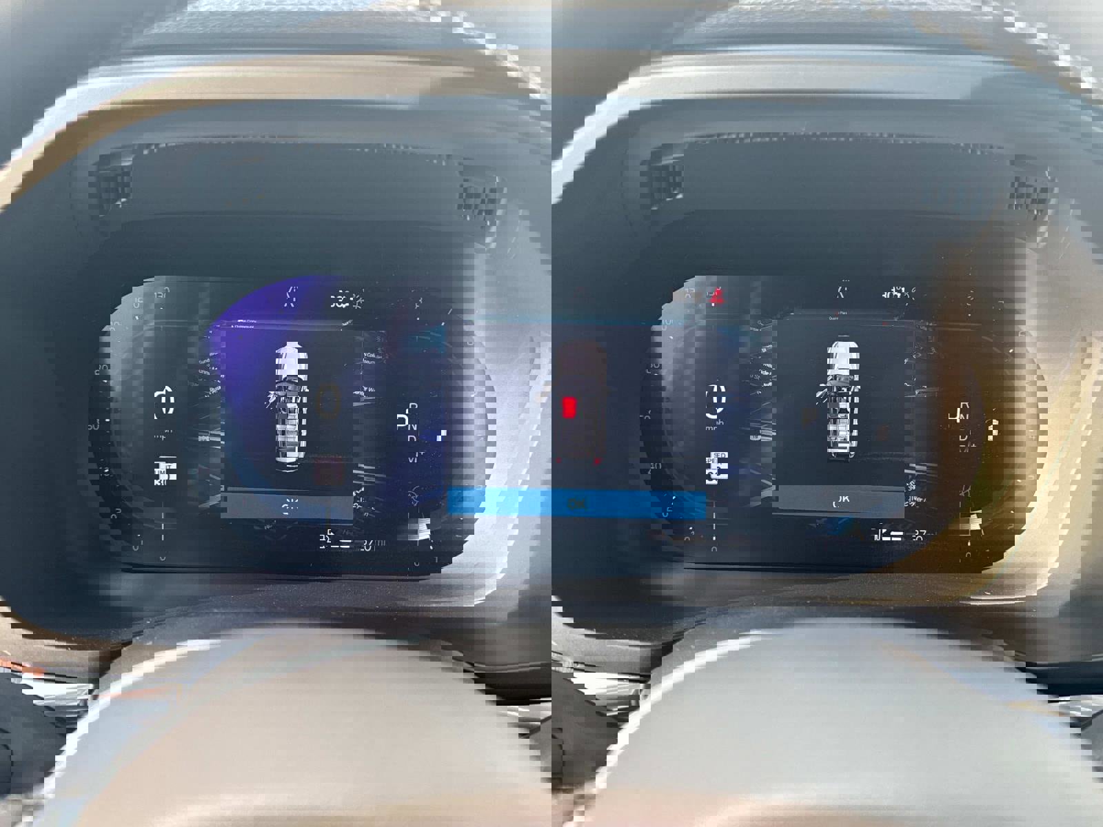 Certified 2023 Volvo XC60 B5 Plus w/ Climate Package image 28