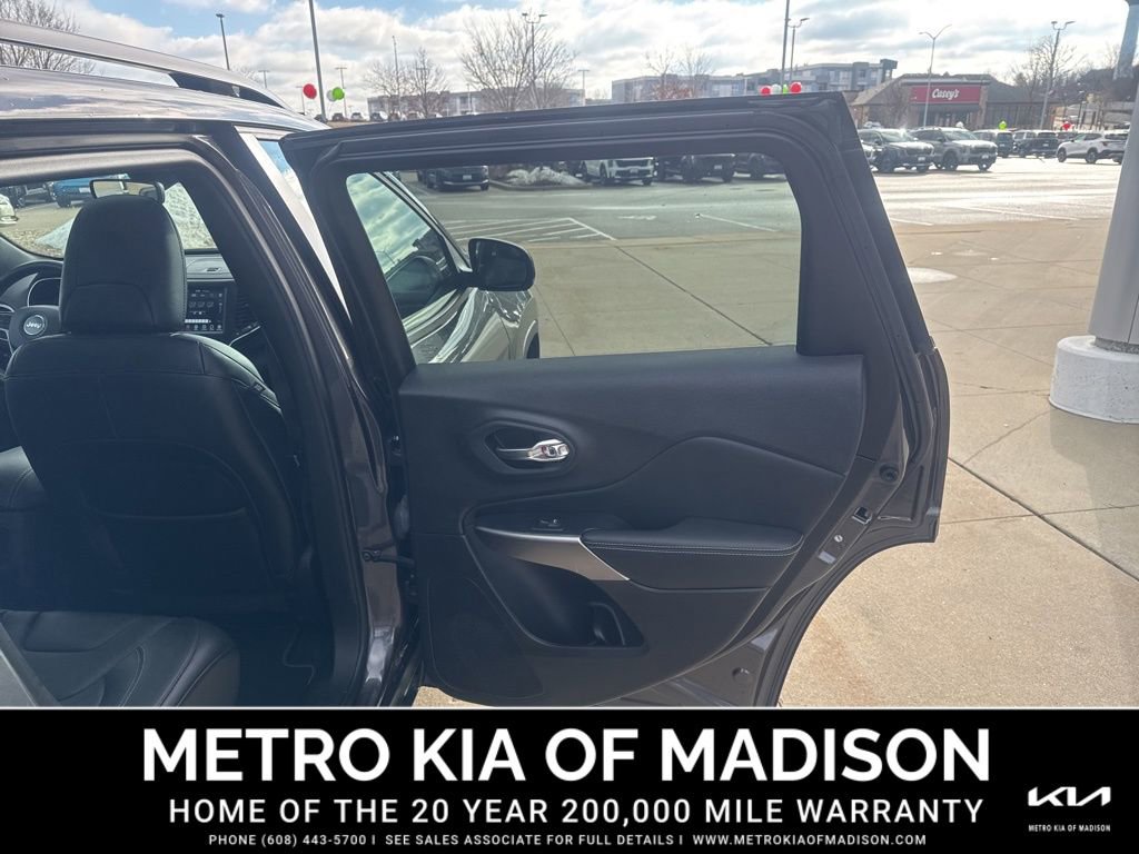 Used 2021 Jeep Cherokee Latitude Lux 80th Anniv w/ Quick Order Package 26U 80TH image 35