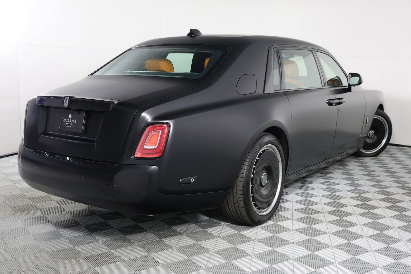 Certified 2024 Rolls-Royce Phantom Extended Wheelbase w/ The Phantom Package image 7