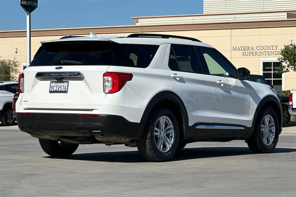 Used 2022 Ford Explorer XLT image 6