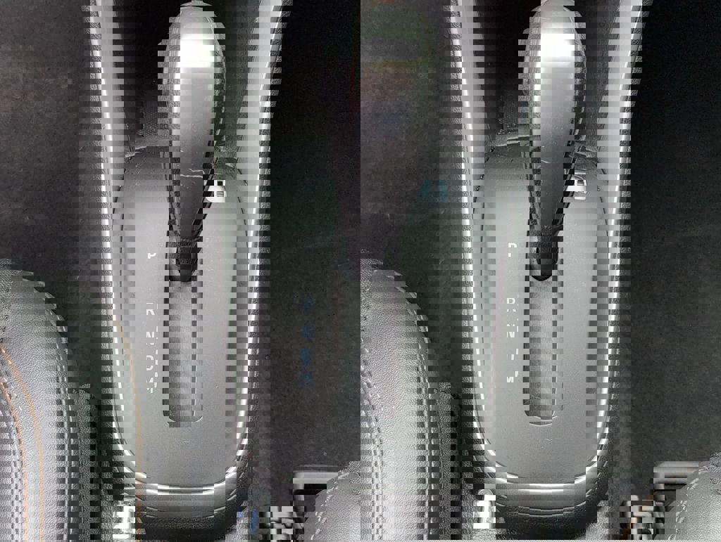 Used 2020 Chevrolet Trax LT w/ LT Convenience Package image 21