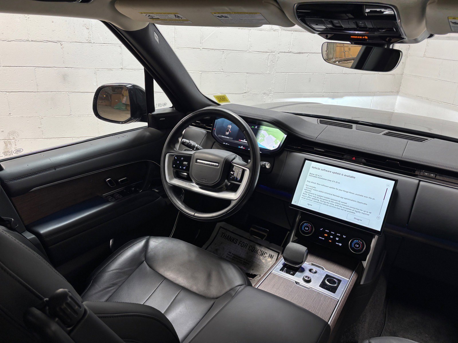 Used 2023 Land Rover Range Rover SE image 33