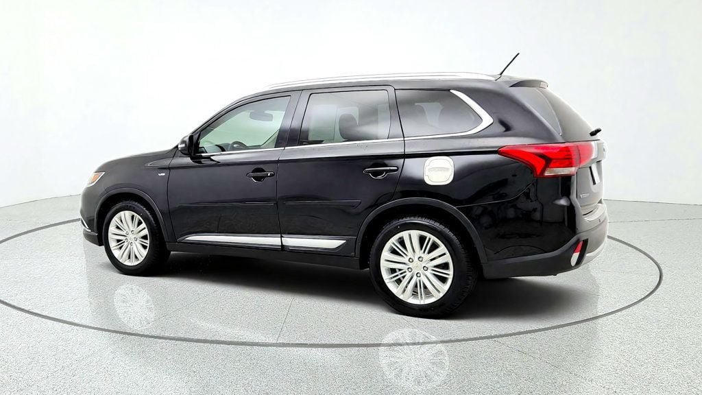Used 2016 Mitsubishi Outlander GT AWD/4WD image 7