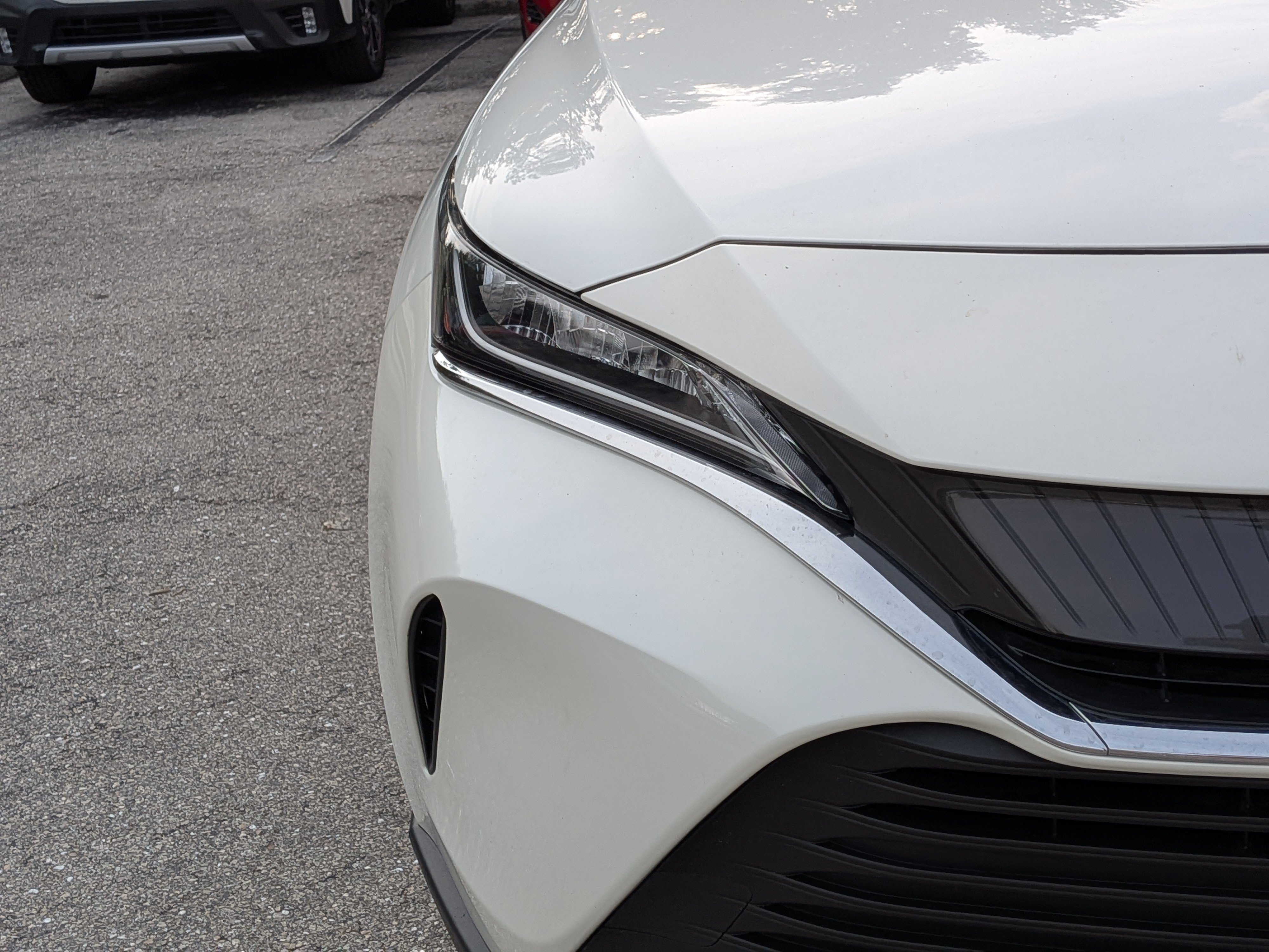 Used 2022 Toyota Venza LE AWD/4WD image 10