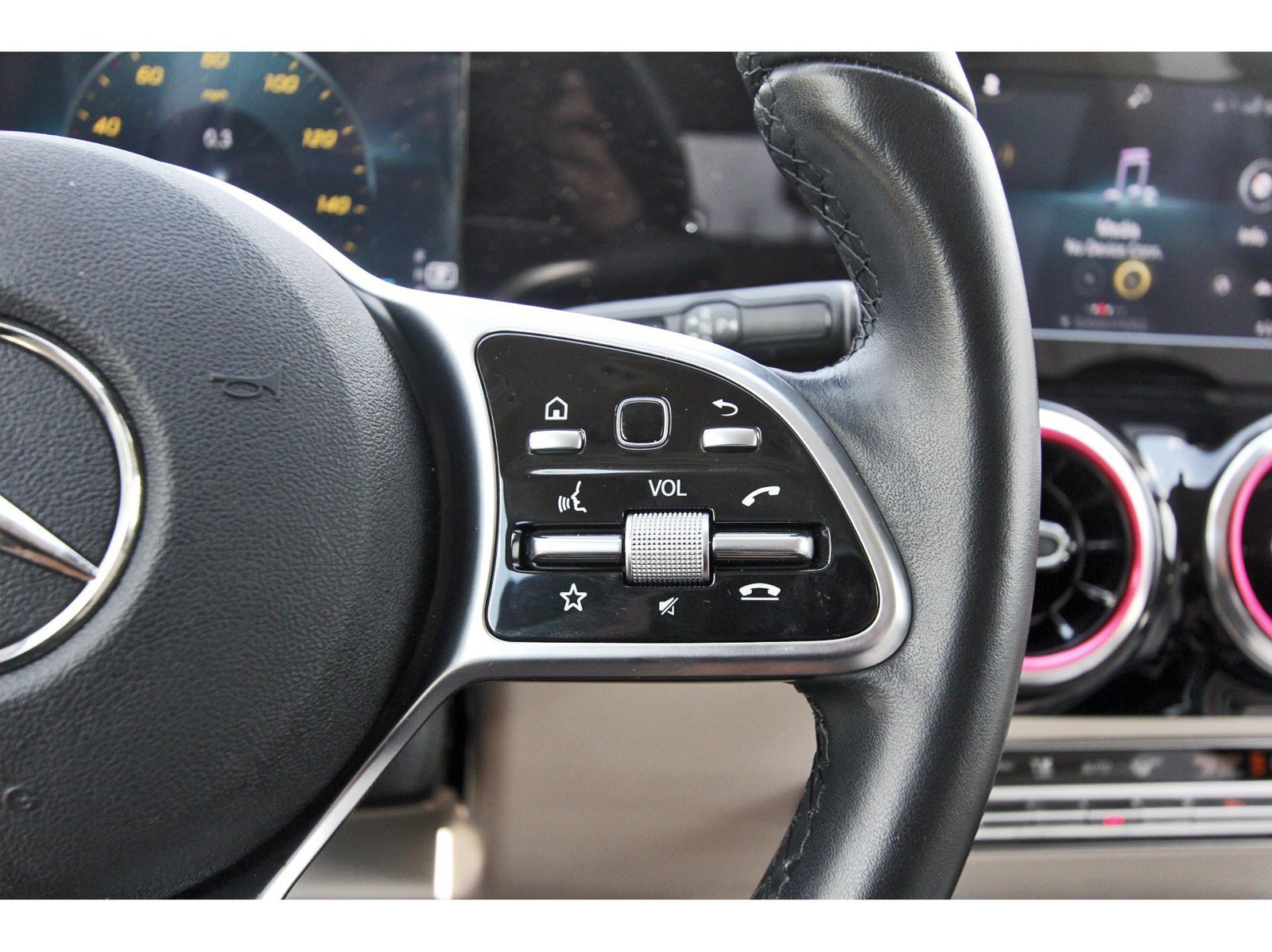 Used 2022 Mercedes-Benz GLA 250 image 21