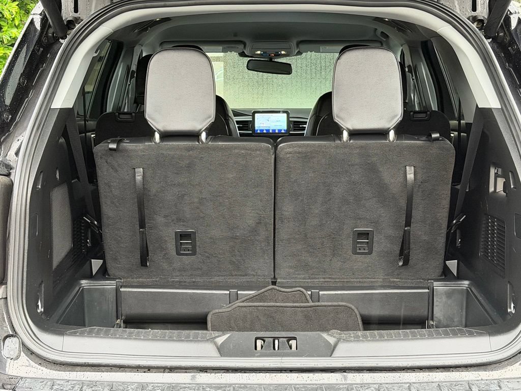 Used 2024 Ford Explorer Limited AWD/4WD image 18