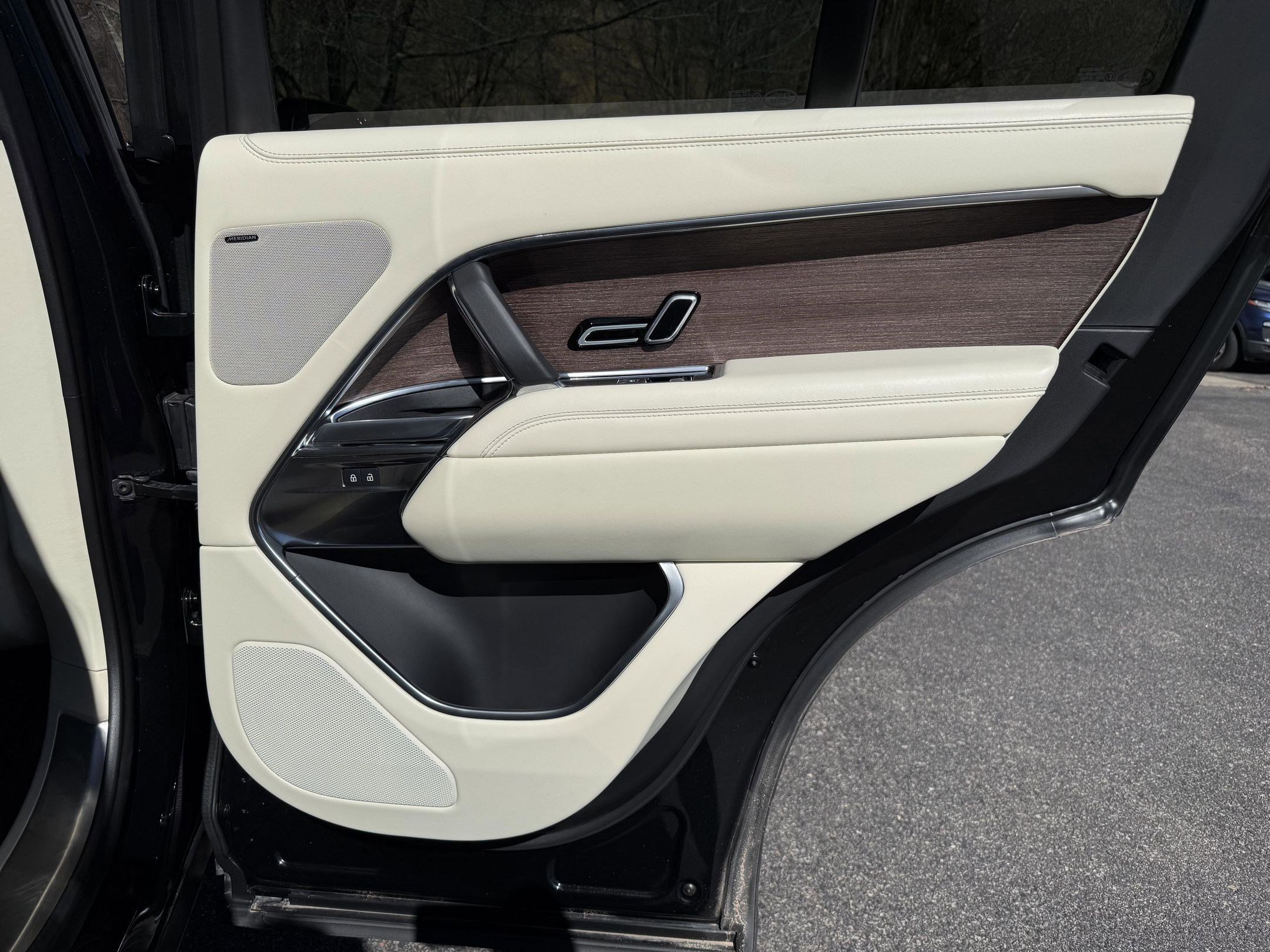 Certified 2023 Land Rover Range Rover SE image 38