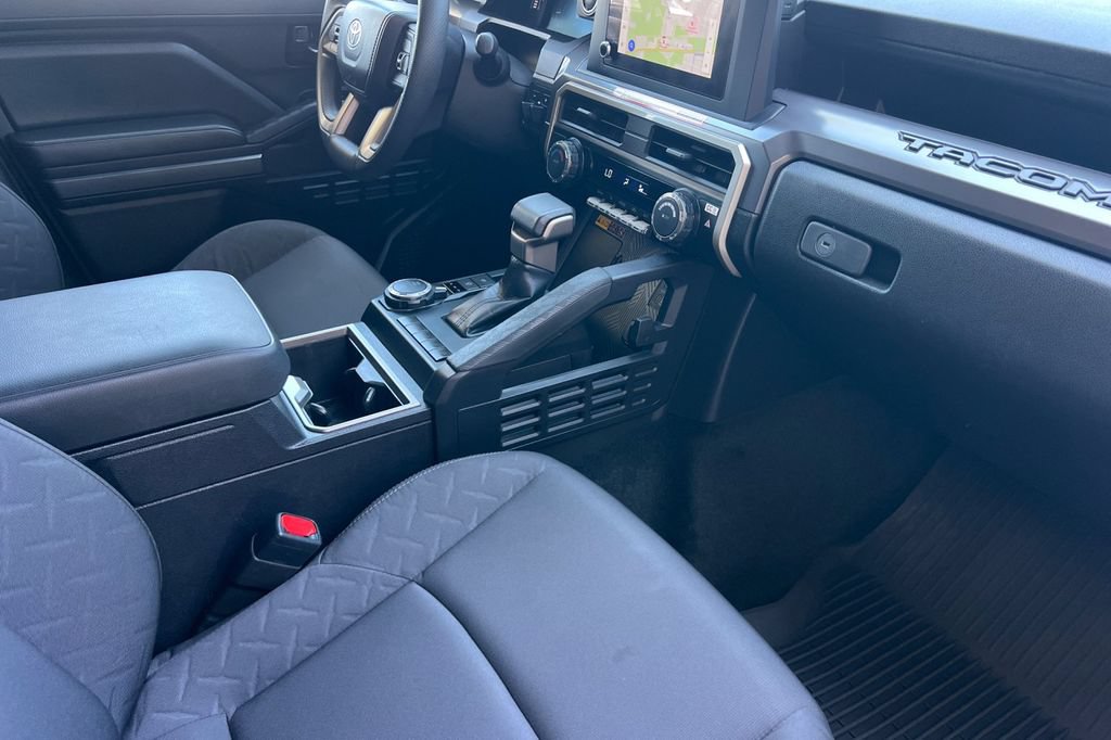 Certified 2025 Toyota Tacoma SR5 w/ SR5 Upgrade Package AWD/4WD image 19