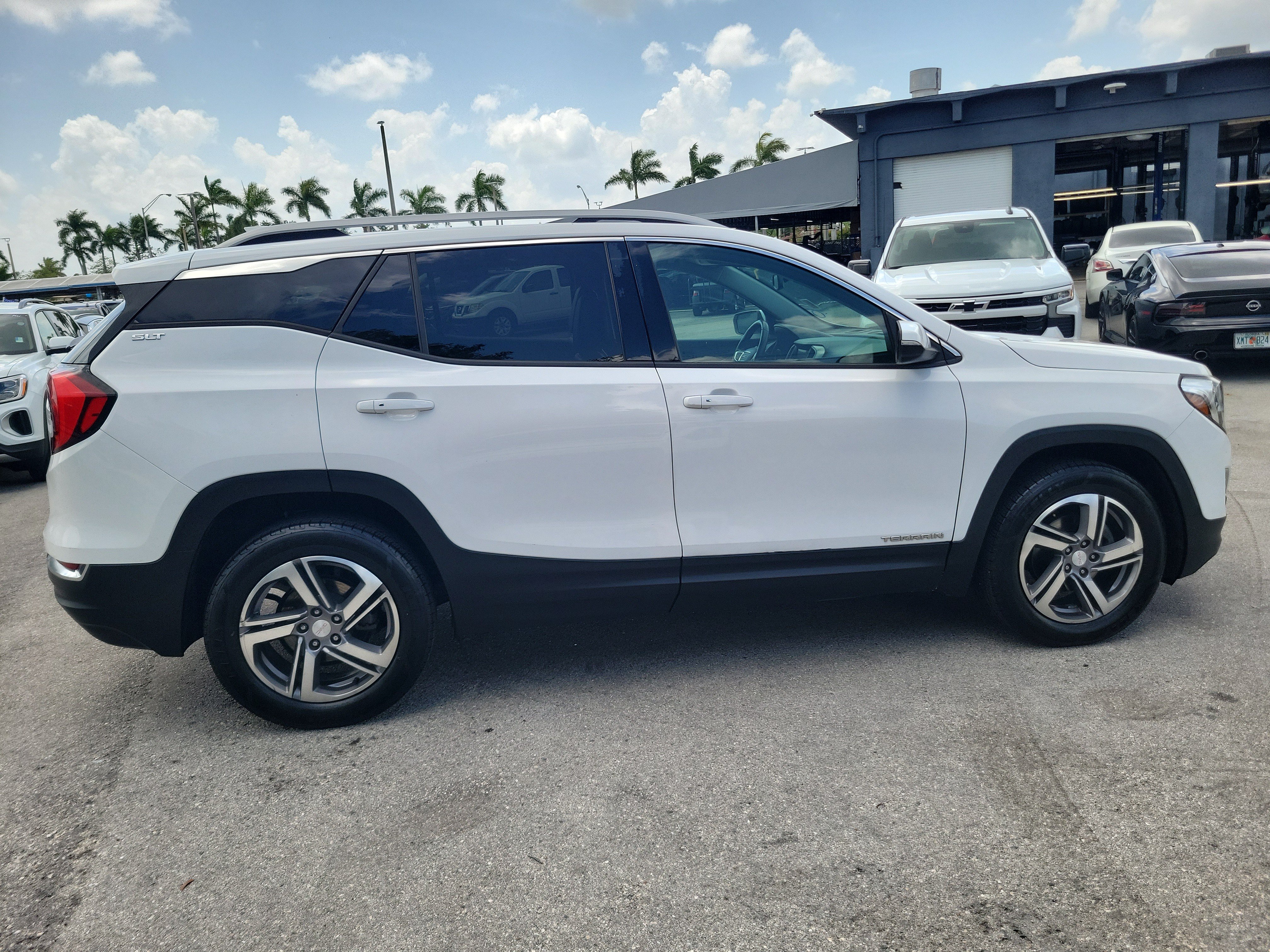 Used 2020 GMC Terrain SLT w/ Preferred Package AWD/4WD image 4
