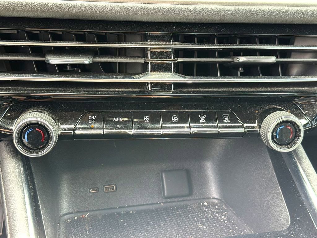 Used 2024 Chevrolet Traverse LS w/ Midnight/Sport Edition image 21