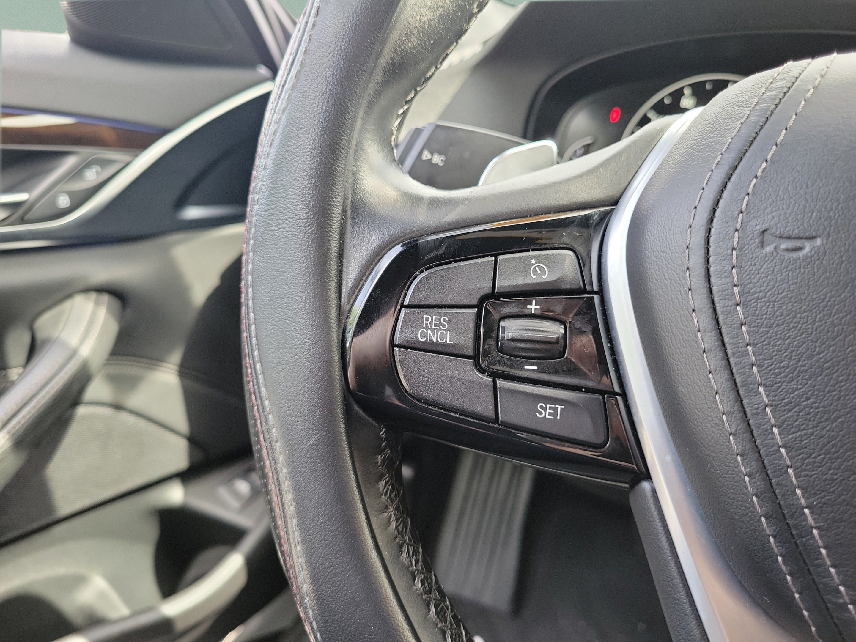 Used 2019 BMW 540i w/ Convenience Package RWD image 25
