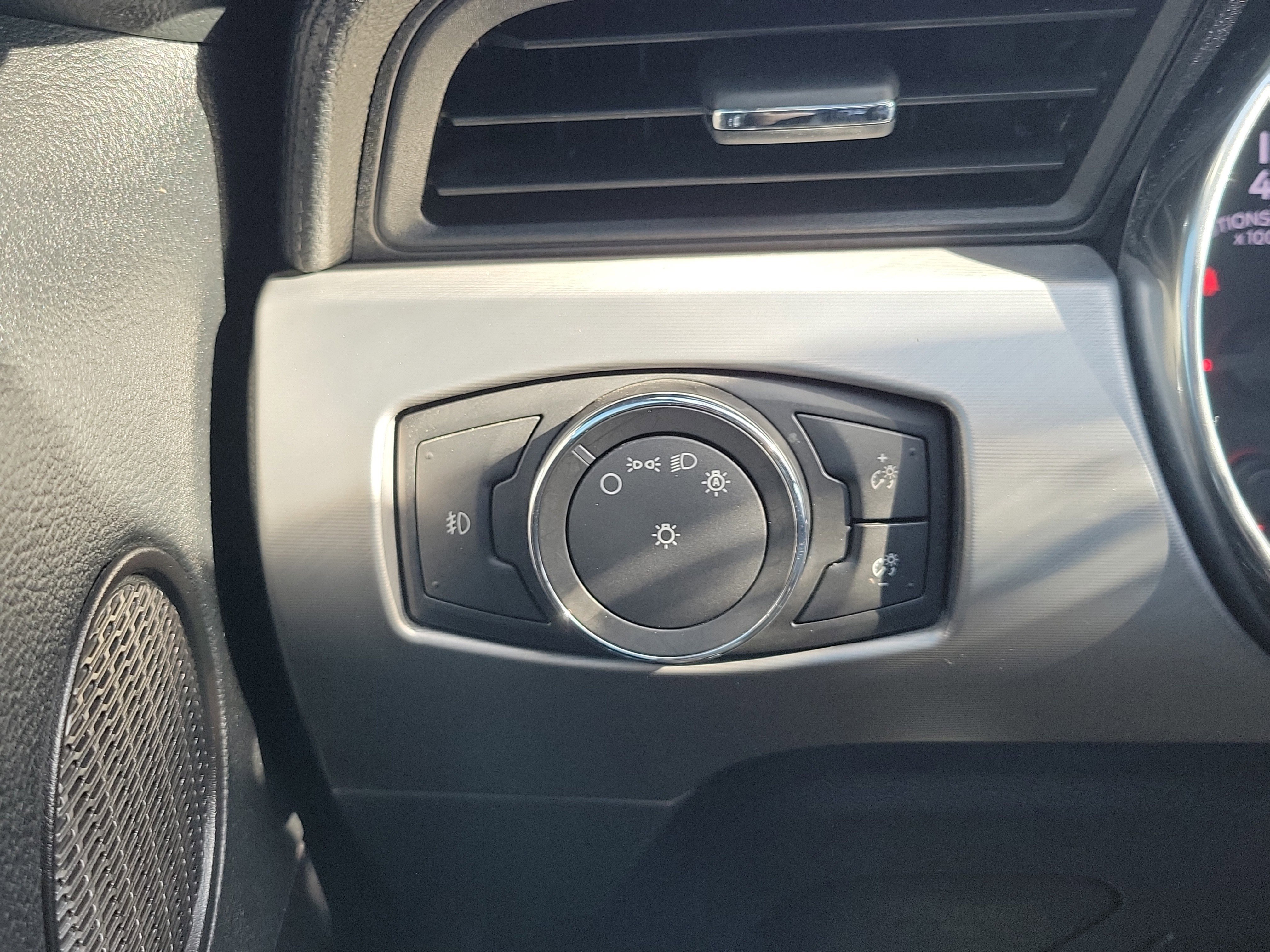 Used 2018 Ford Mustang Premium image 20