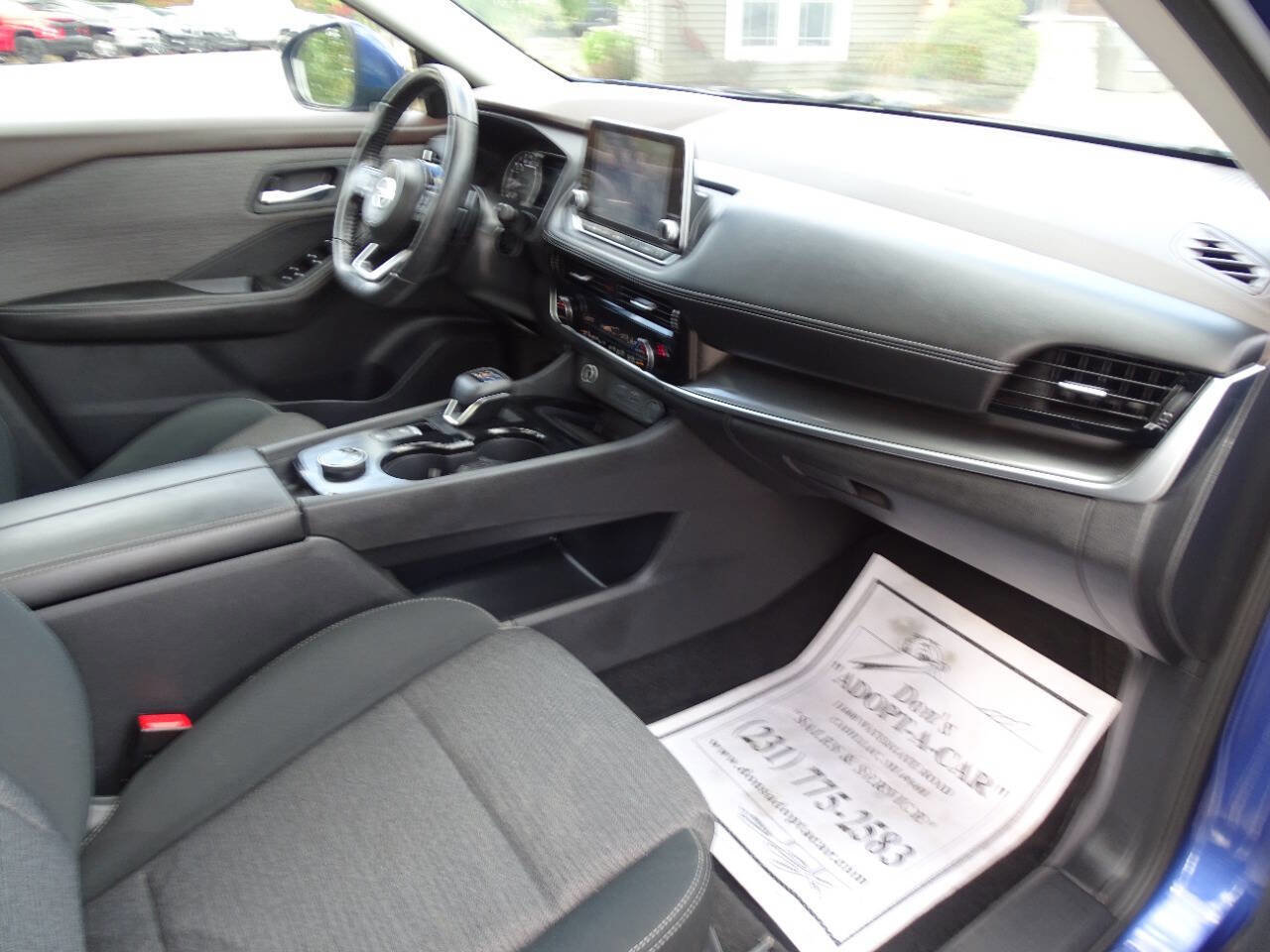 Used 2021 Nissan Rogue SV image 39