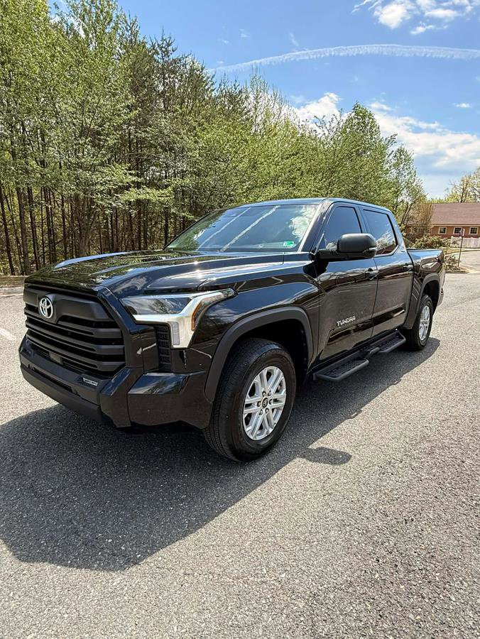 Used 2024 Toyota Tundra SR5 w/ SR5 Convenience Package AWD/4WD image 1