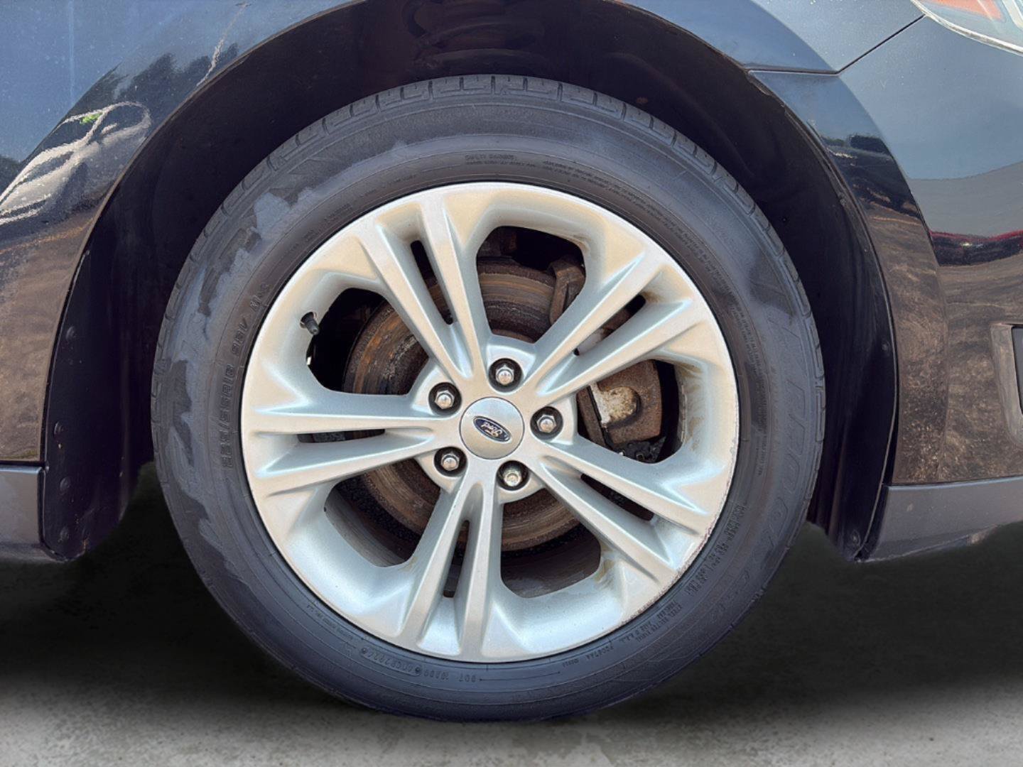 Used 2016 Ford Taurus SEL FWD image 24