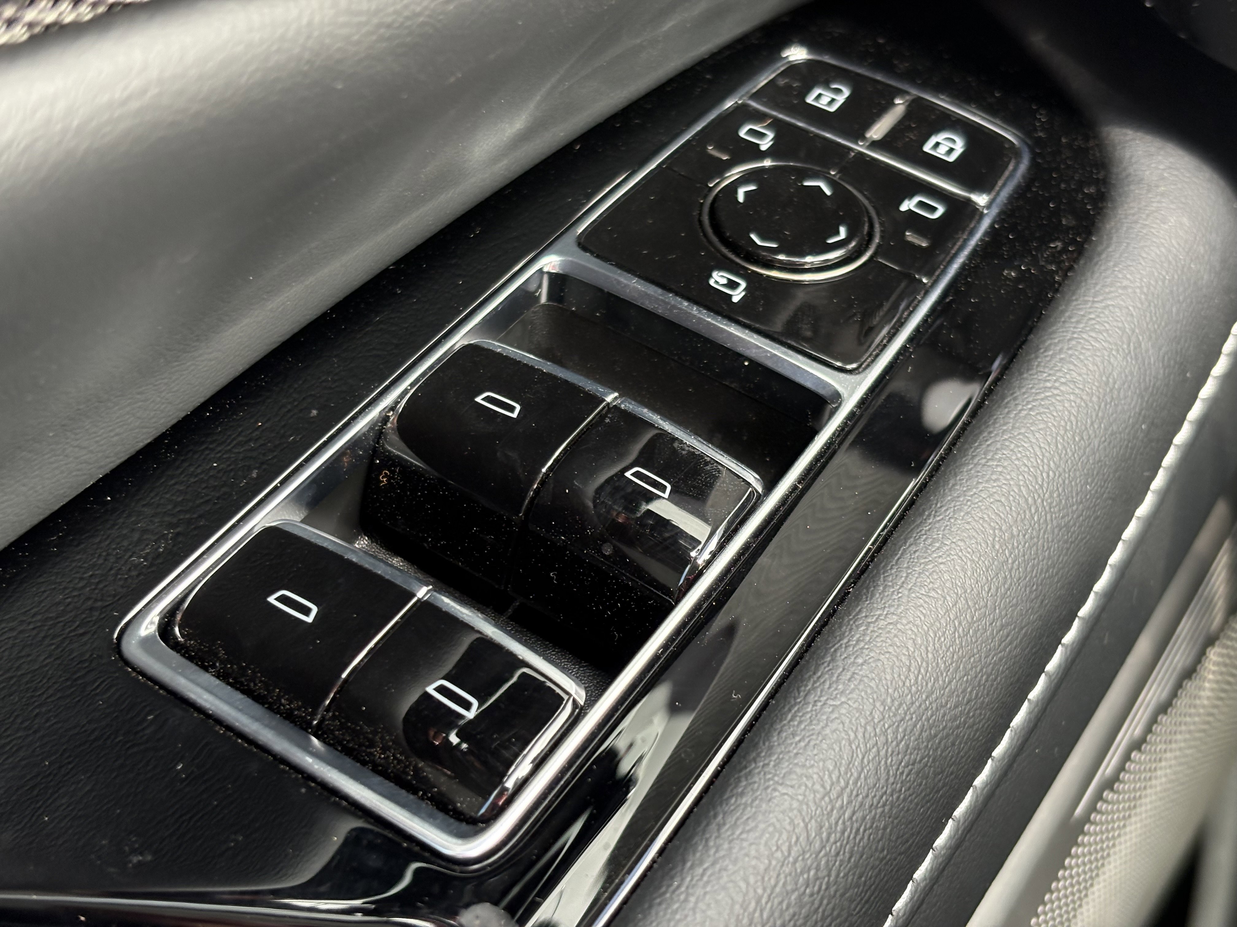 New 2025 Cadillac Optiq Sport 1 image 30