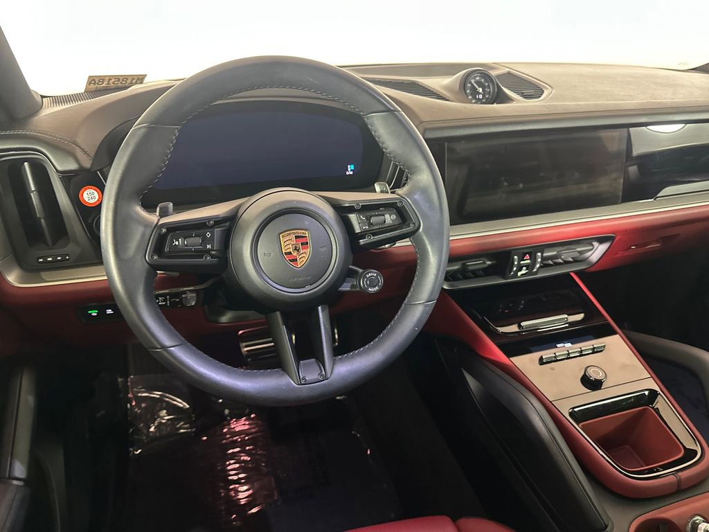 Used 2025 Porsche Cayenne Coupe AWD/4WD image 23