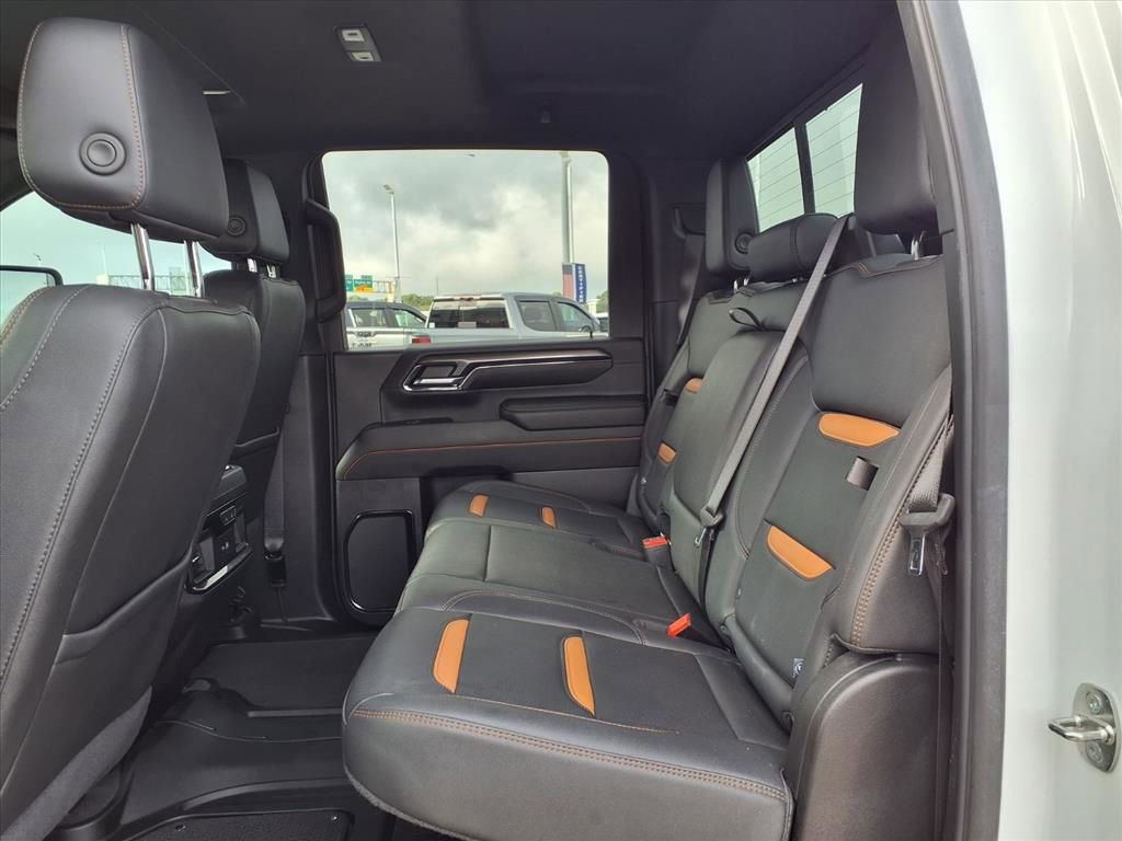 Used 2024 GMC Sierra 2500 AT4 w/ AT4 Preferred Package AWD/4WD image 17