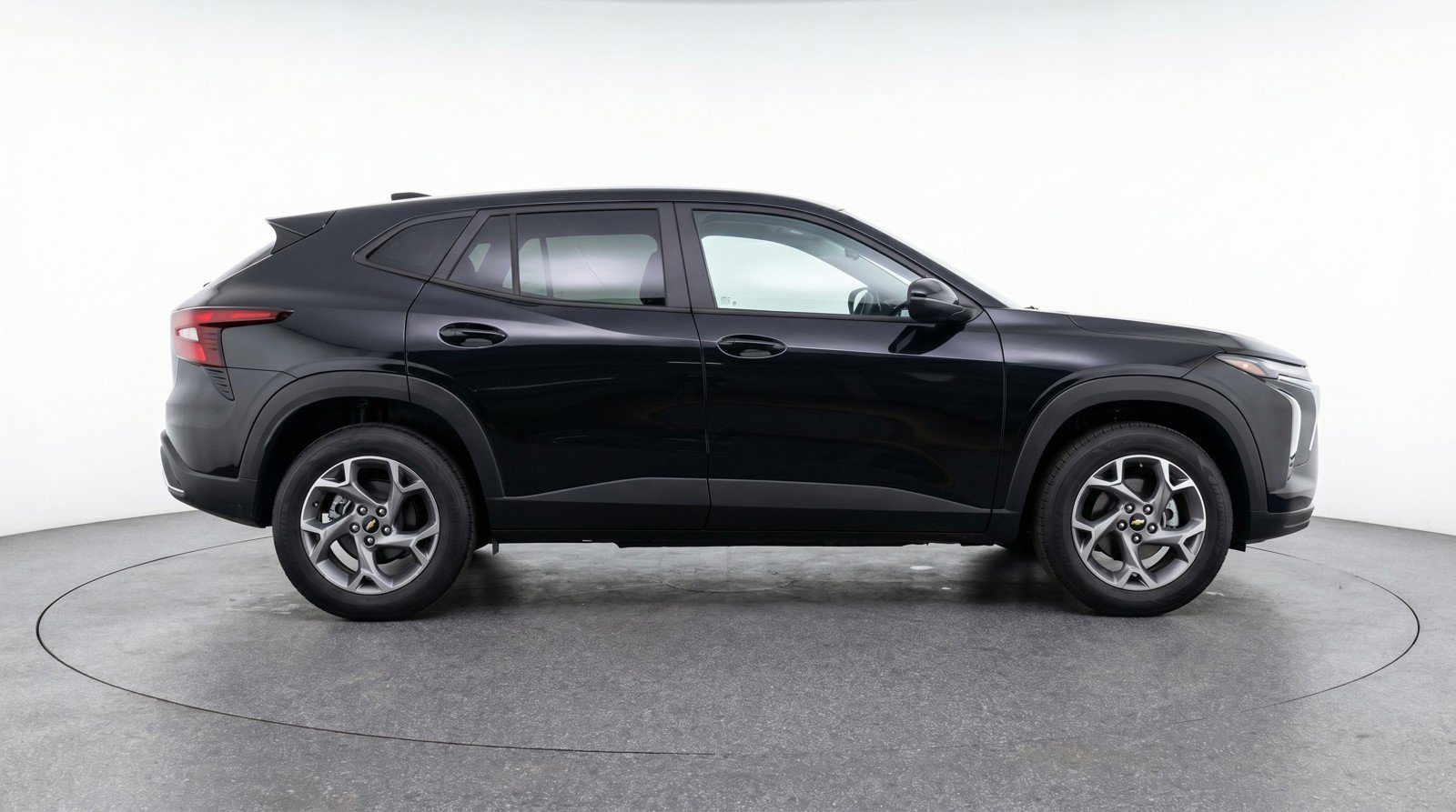 Used 2025 Chevrolet Trax LT FWD image 11