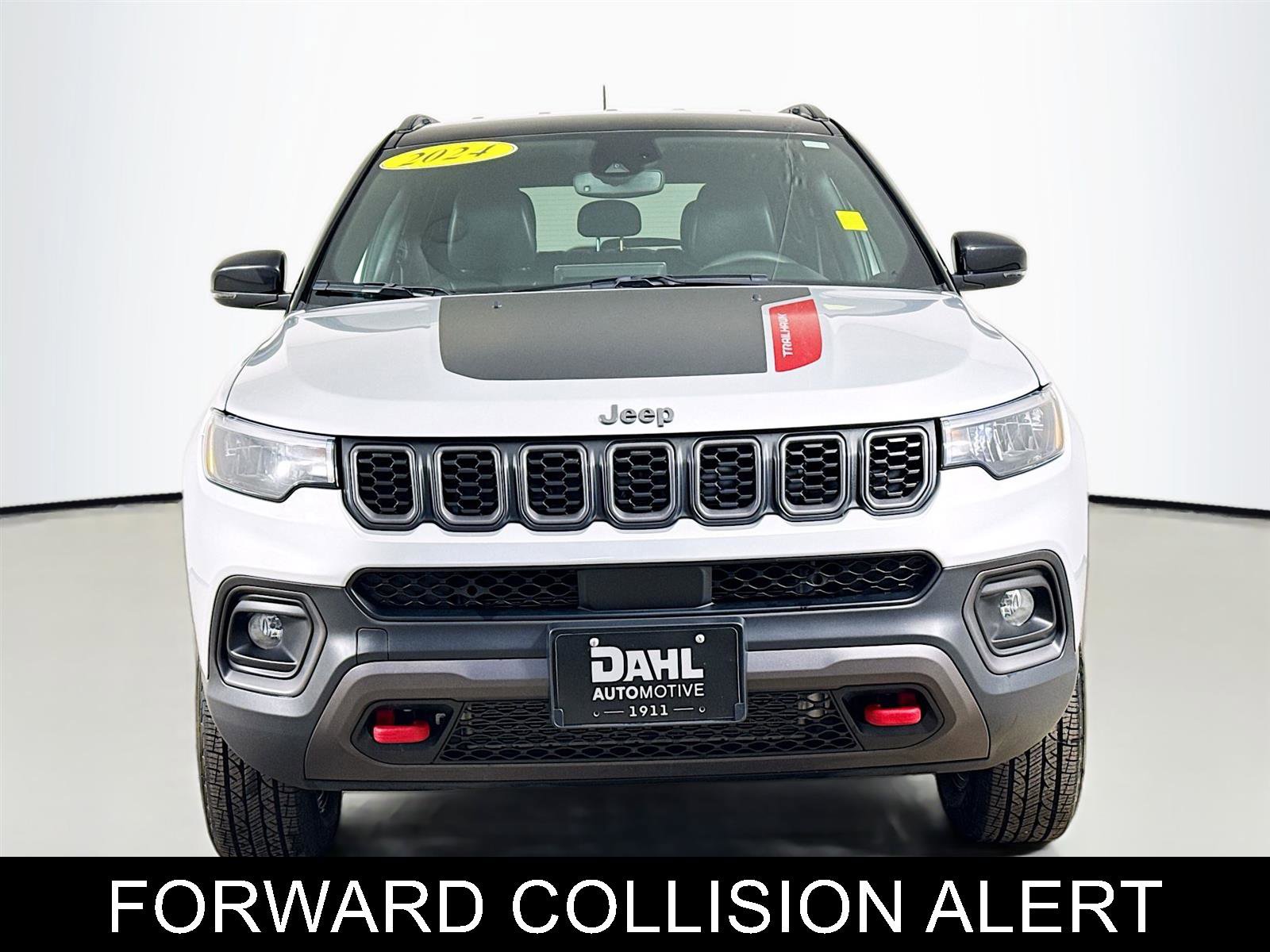 Used 2024 Jeep Compass Trailhawk AWD/4WD image 3