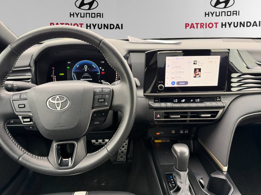 Used 2025 Toyota Camry SE FWD image 10