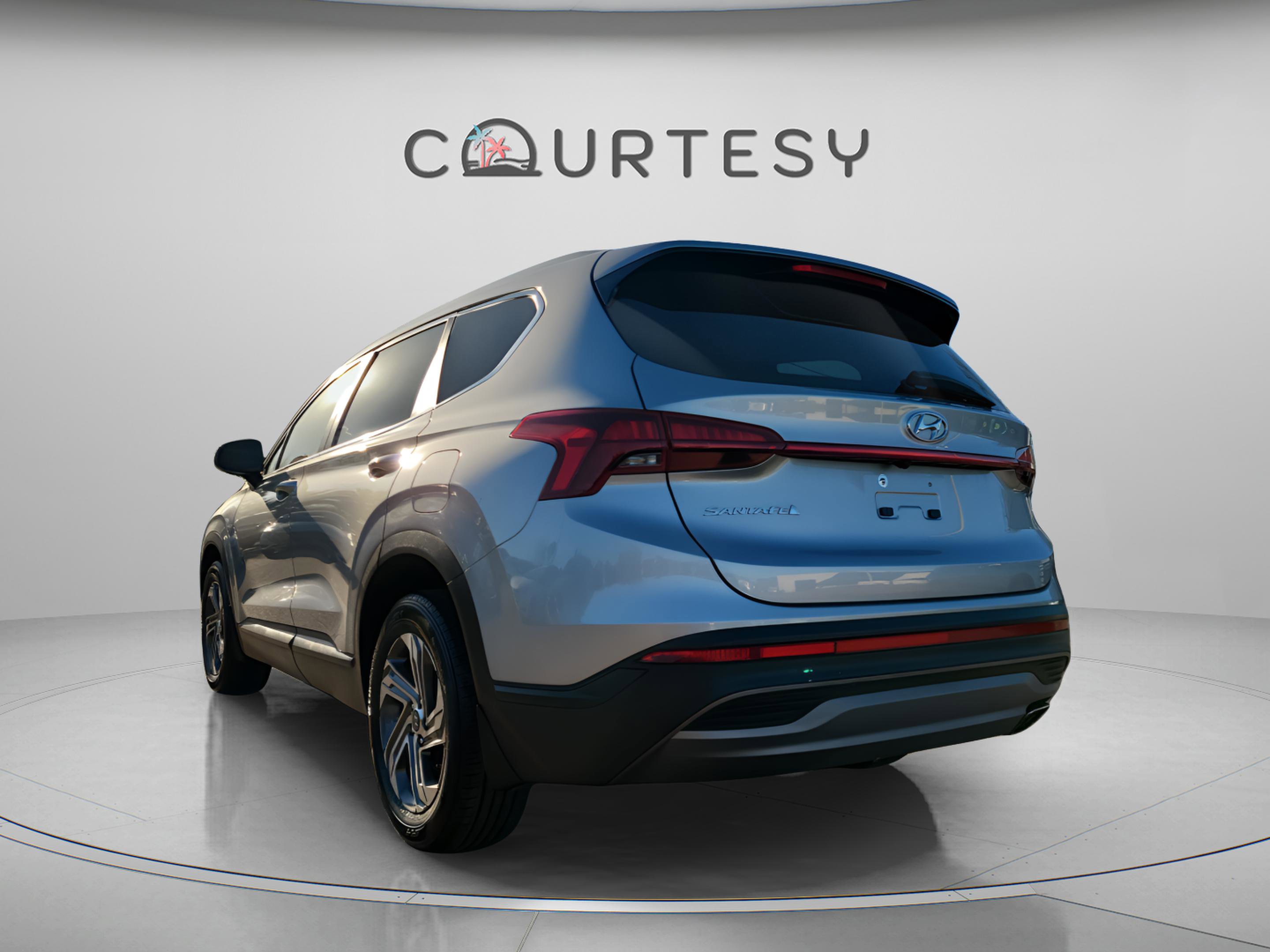 Used 2023 Hyundai Santa Fe SE image 3