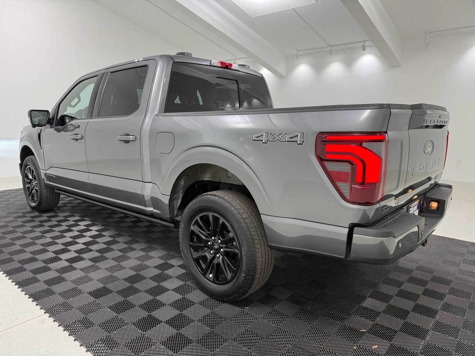 Used 2025 Ford F150 Platinum AWD/4WD image 5