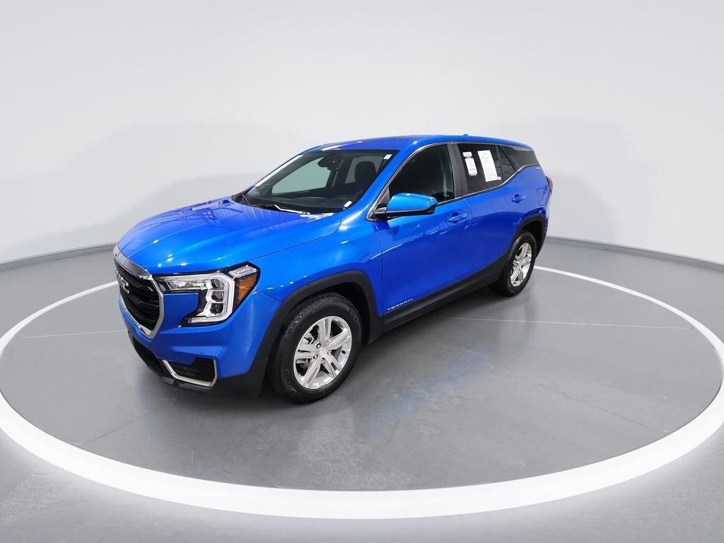 Used 2024 GMC Terrain SLE image 4