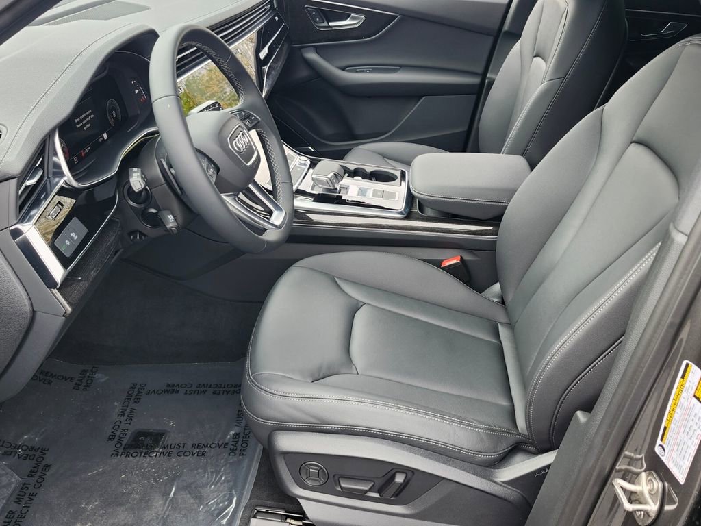 Certified 2025 Audi Q7 2.0T Premium w/ Convenience Plus Package image 11