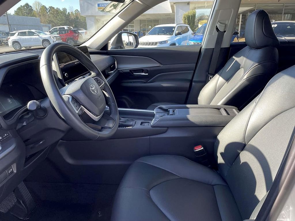Used 2025 Toyota Grand Highlander FWD image 22
