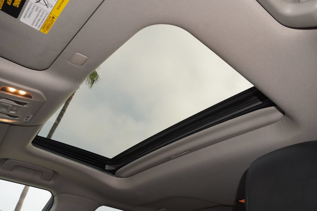 Used 2020 Toyota Highlander XLE FWD image 21